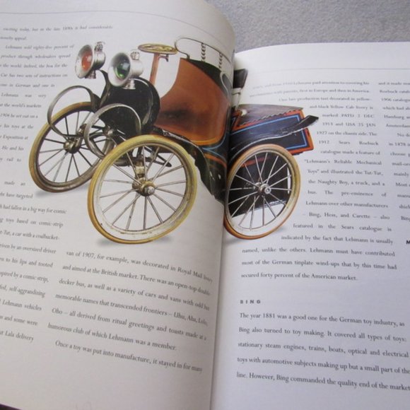 BOOK. CHRISTIE'S "WHEELS". MAGICAL WORLD OF AUTOMOTIVE TOYS - Picture 5 of 8